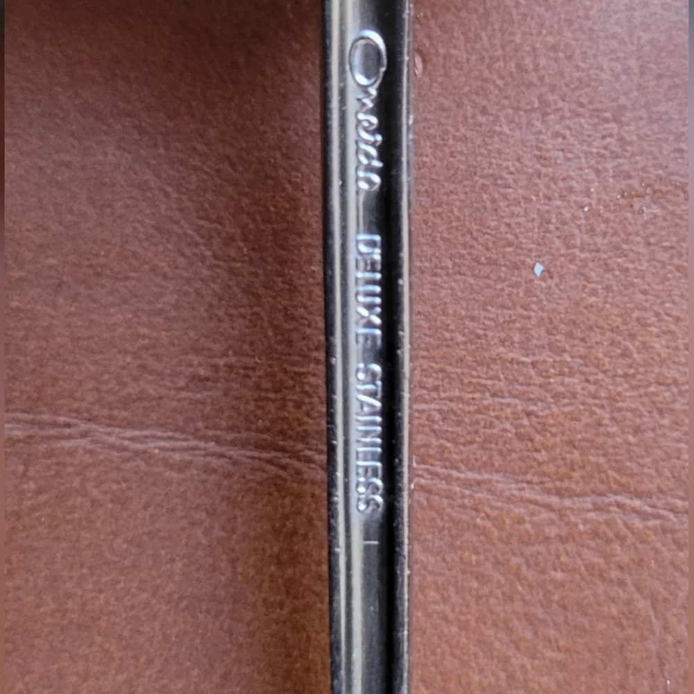 Oneida Deluxe SATIN Stainless Flatware / Silverware Spoon